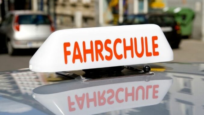 Auto Führerschein machen - was brauche ich und was kostet es mich?