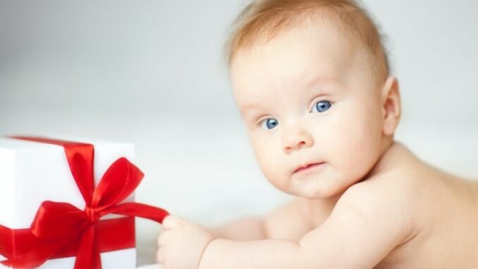 10 originelle Geschenke für den ersten Geburtstag eines Babys