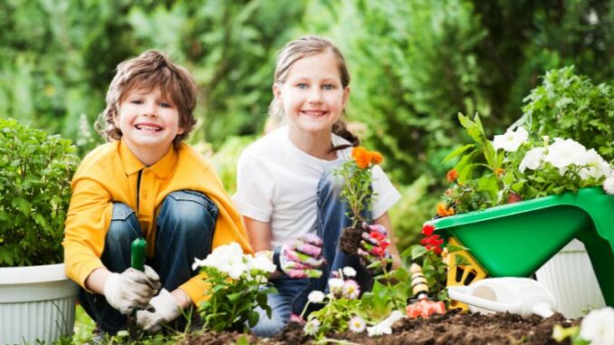 5 Tipps, wie Kinder mehr Zeit im Garten verbringen
