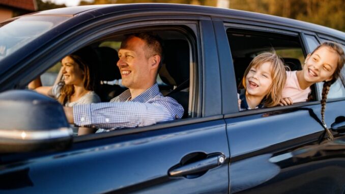 Sicher unterwegs: Wie Eltern und Kinder das Verkehrsrecht spielerisch meistern