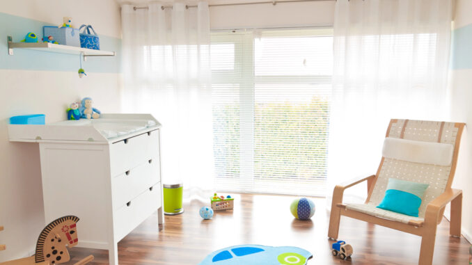 Ein smartes Babyzimmer einrichten: Wie Technik ruhigere Schlafroutinen unterstützen kann